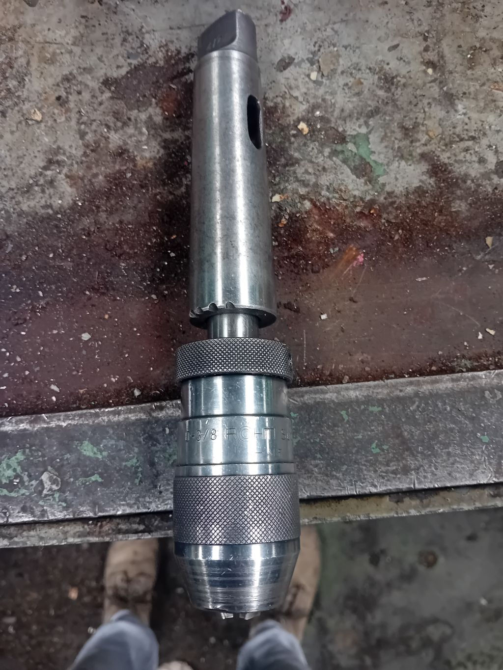 Uchwyt wiertarski B10 z trzpieniem i tuleją redukcyjną 4/2