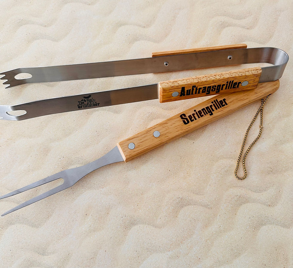 Miniaturbild: BBQ Geschenkset klein mit Grillzange und Gabel Untersetzer – personalisiert