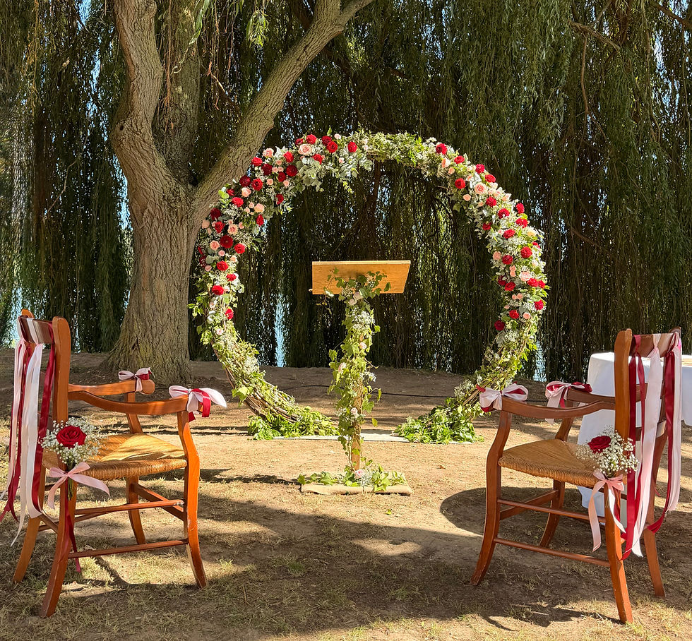 Arche florale ronde par un fleuriste événementiel Normandie