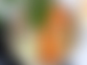 Salade de sarrasin aux pois chiches, fenouil, carottes et suprêmes d’orange dans un bol