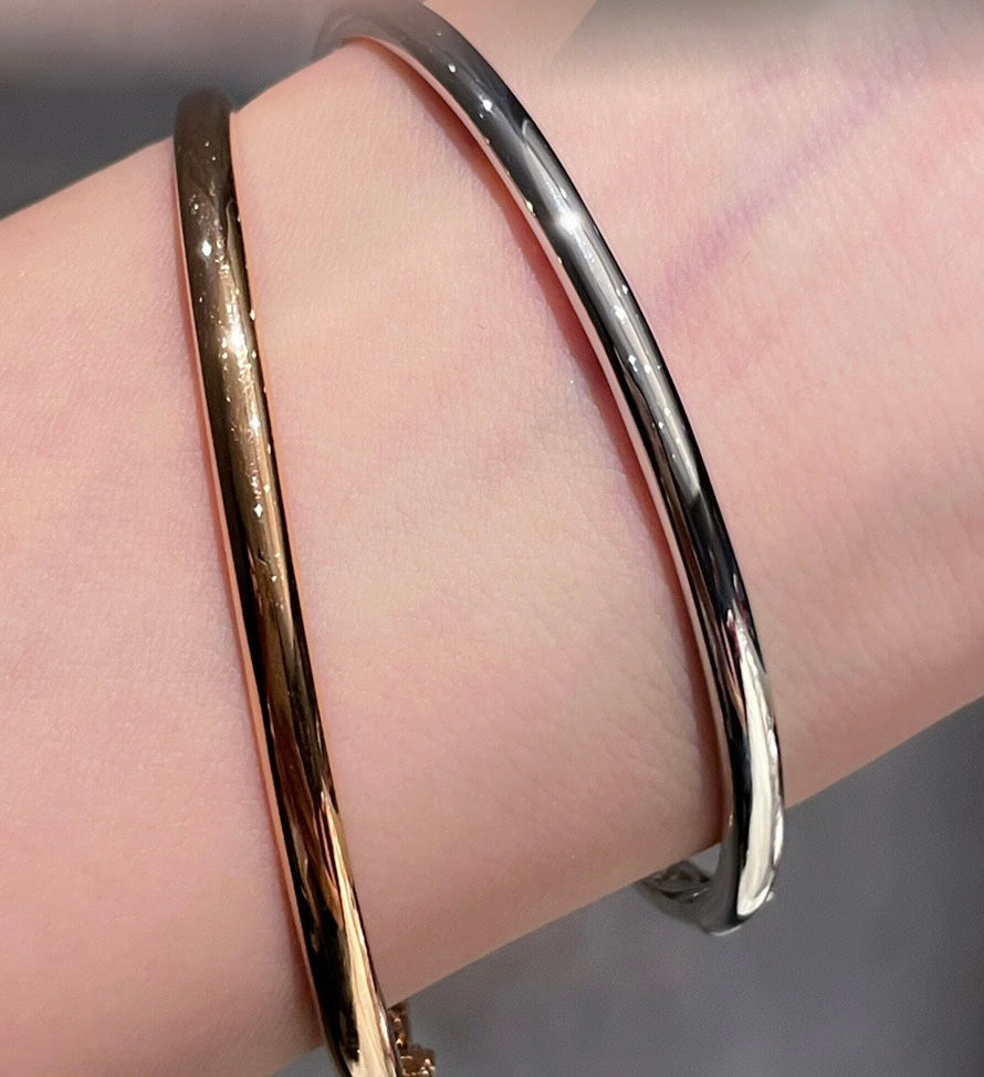Thumbnail: Classic half circle three row diamond bracelet