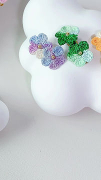 Thumbnail: Fine-Kniiting Flower Earring