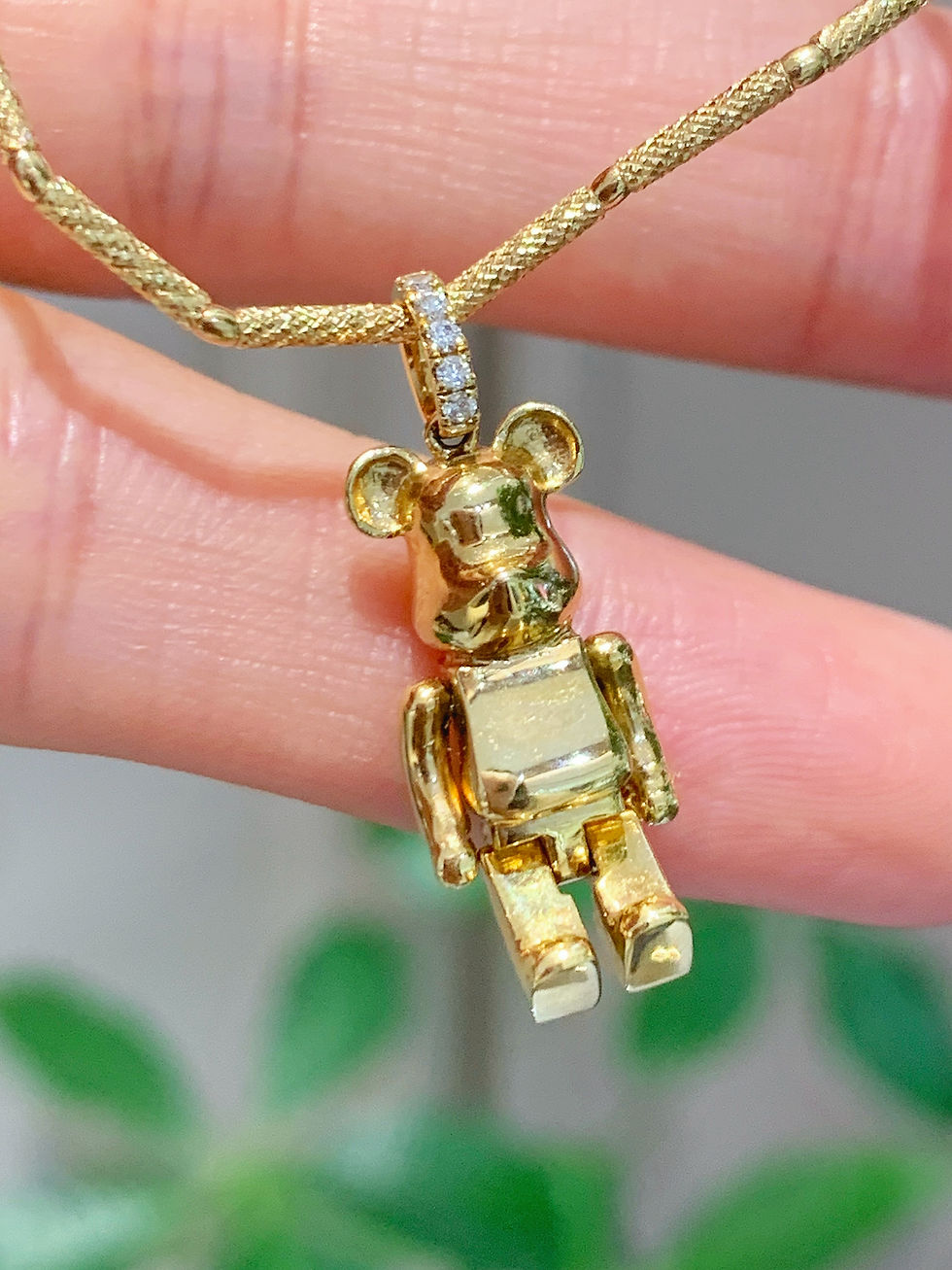 Thumbnail: Chloe Chow™ Bear Pendant in 18K Gold and Diamonds, 0.027 ct