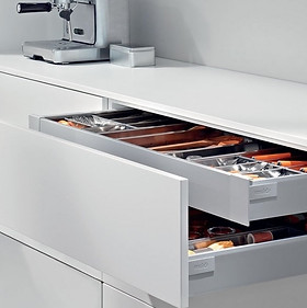 Internal_3_drawer_pack_Blum_Tandembox_Antaro.jpg