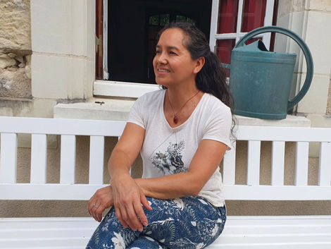 Quand je nettoie les chambres et fais la lessive, je récite A KAR A ME, dit Cristela