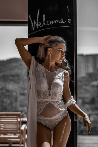 Bride getting ready for the wedding in Georgia