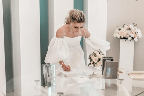 Signing the marriage certificate in Tbilisi