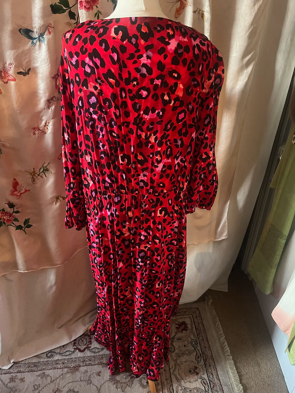 Thumbnail: Fabulous Red Leopard Dress size 22
