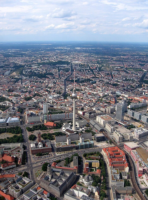 FernsehturmBerlinLuftbild (1).jpg