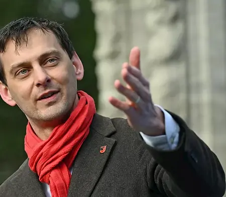 berliner-polit-beben-bezirksburgermeister-hikel-tr-berliner-polit-beben-bezirksburgermeist