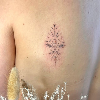 tatouage astral handpoke vaud marie baldi rituel artiste tattoo spirituel guérison âme corps astrologie