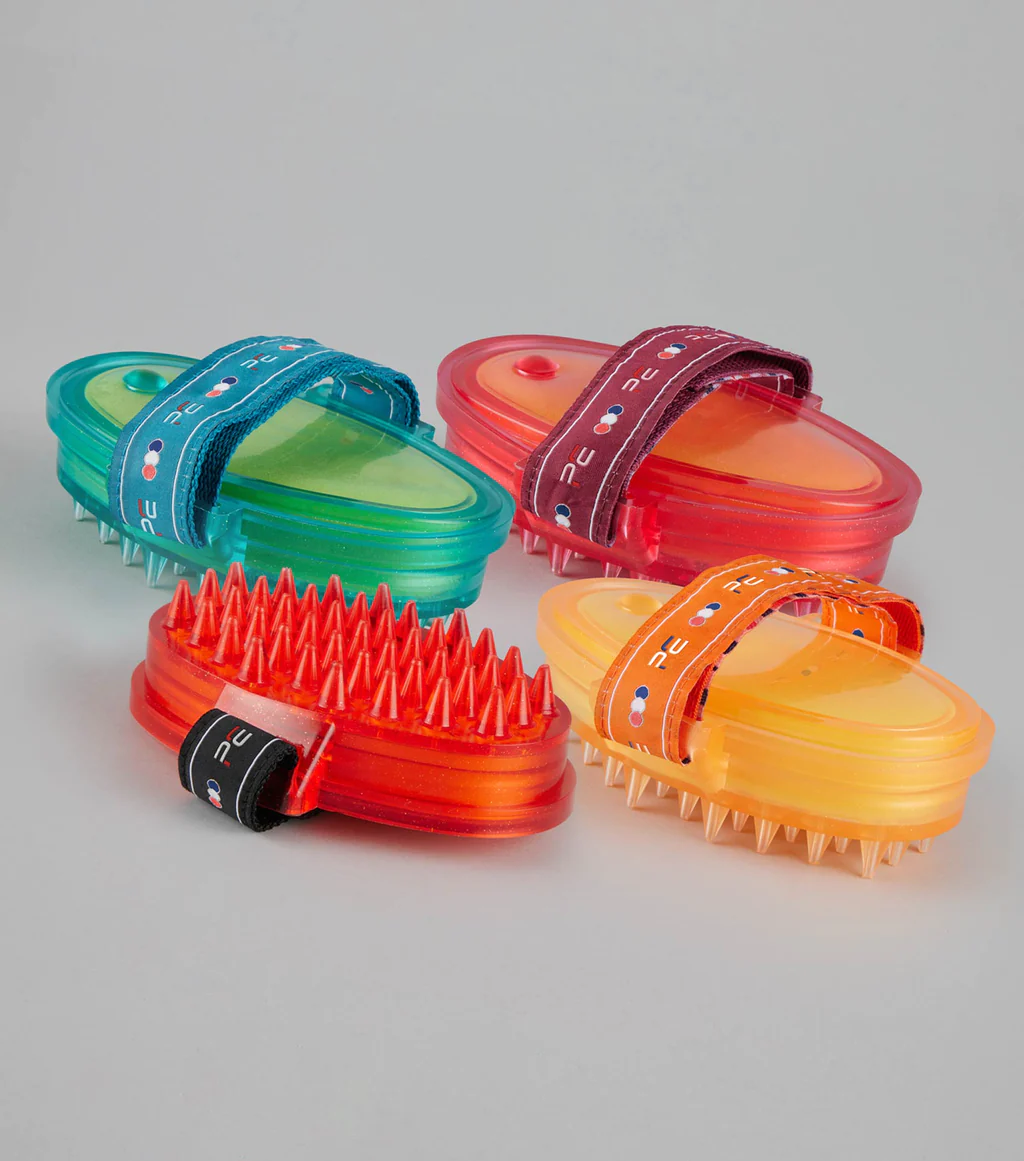 PREMIER EQUINE CURRY COMB WITH INTEGRATED SPONGE Hoofing Around Horse