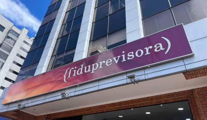 Ministro de Educación exige explicaciones claras sobre nuevo modelo de salud del magisterio