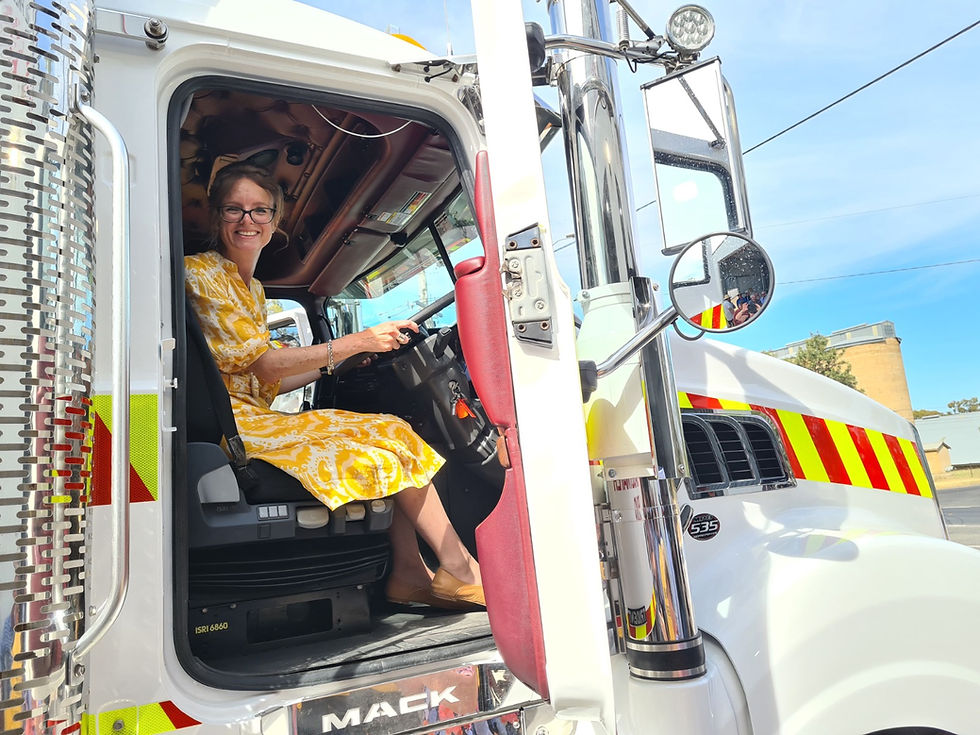COOKE BACKS COOTAMUNDRA ELECTORATE AS HOME FOR NEW RFS MAINTENANCE HUB