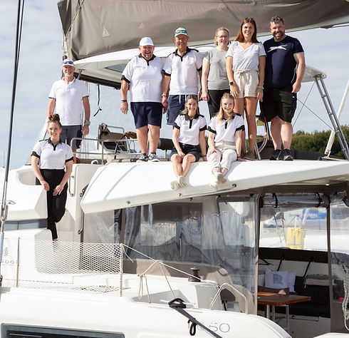 Selina mit Crew an Bord