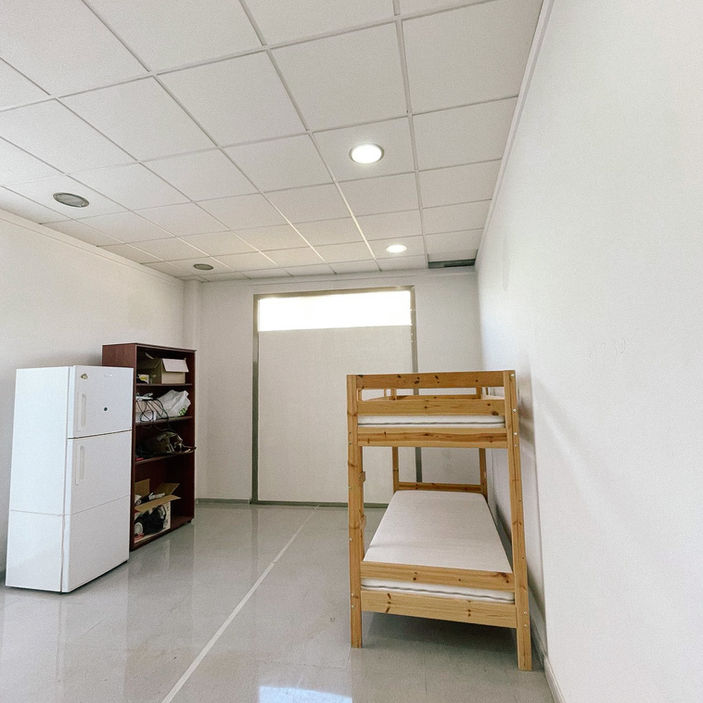 L'oficina abans de ser intervenida per Habitacle.