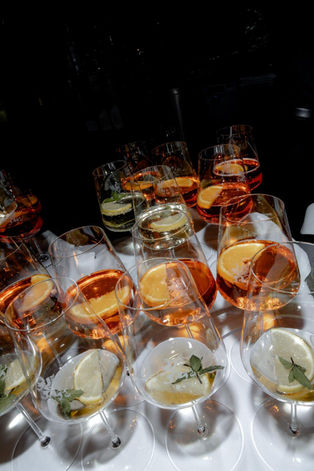 Aperitif und Drinks beim Hochzeitsempfang auf Schloss Freudenstein in Südtirol