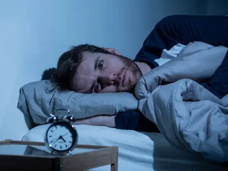 Comment la sophrologie peut aider à retrouver un sommeil de qualité ?