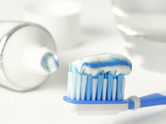 toothpaste-3067569.jpg