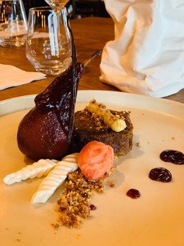 Poire pochée au vin chaud