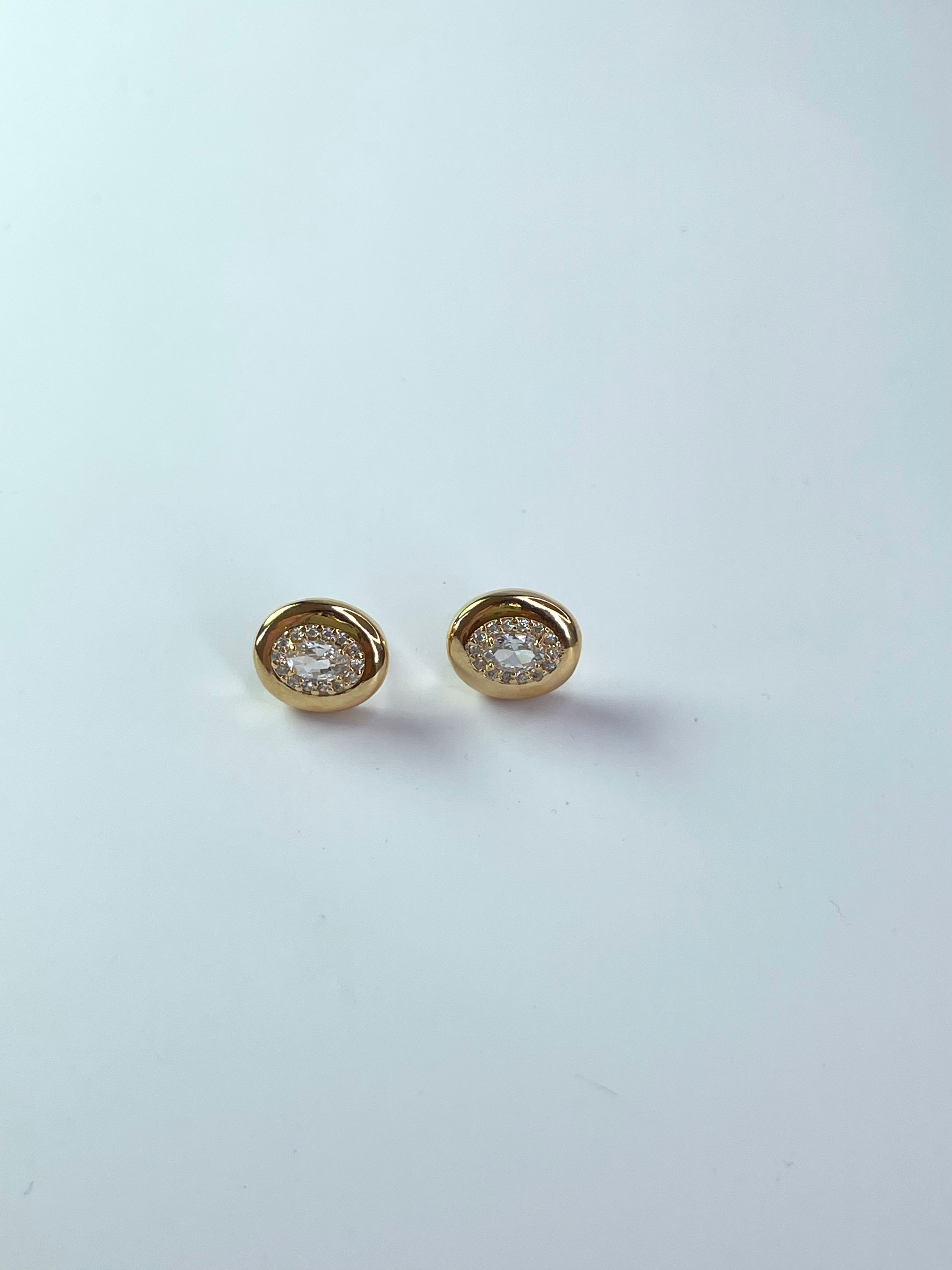 Brinco Oval Chapinha de Zircônia