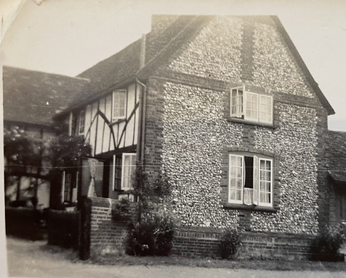 Heath Barn cottage 1930s.jpg