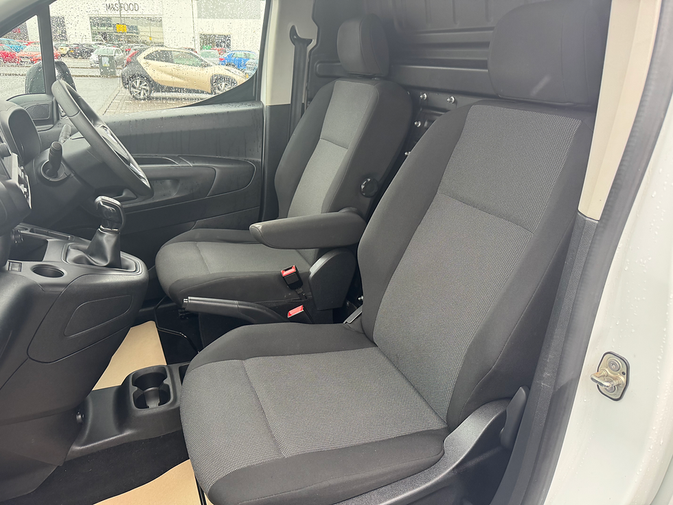 Thumbnail: 2020 (70) VAUXHALL COMBO CARGO 2300 1.5TURBO SPORTIVE, ONLY 50700 MILES ** SOLD