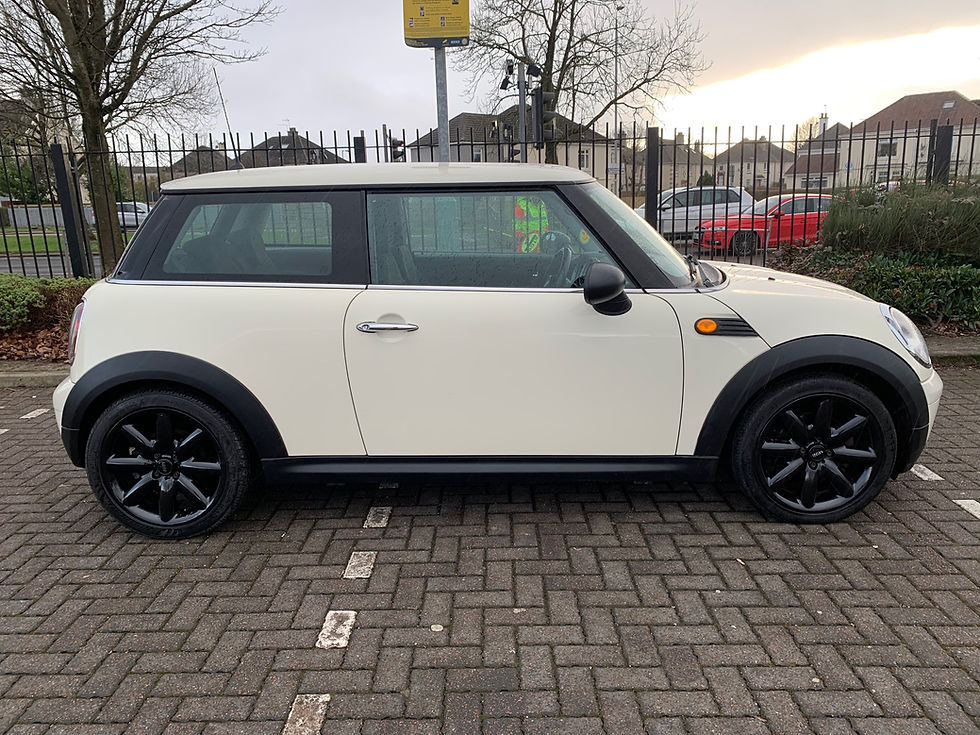 Thumbnail: 2010 MINI ONE 1.4 3DR HATCH, ONLY 64800MILES WITH FULL SERVICE HISTORY, 2 KEYS, 