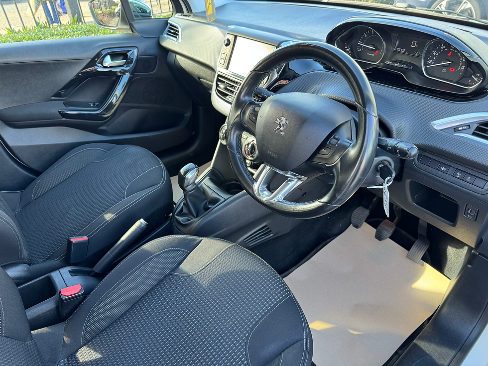 Thumbnail: 2015 (65) PEUGEOT 208 ALLURE 1.2 ONLY 70800 MILES WITH SERVICE HISTORY, 2 KEYS,