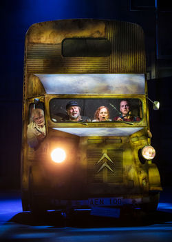 Hundraåringen som klev ut genom fönstret och försvann