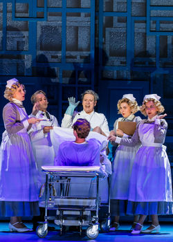 Hundraåringen som klev ut genom fönstret och försvann