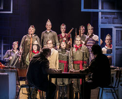 Hundraåringen som klev ut genom fönstret och försvann