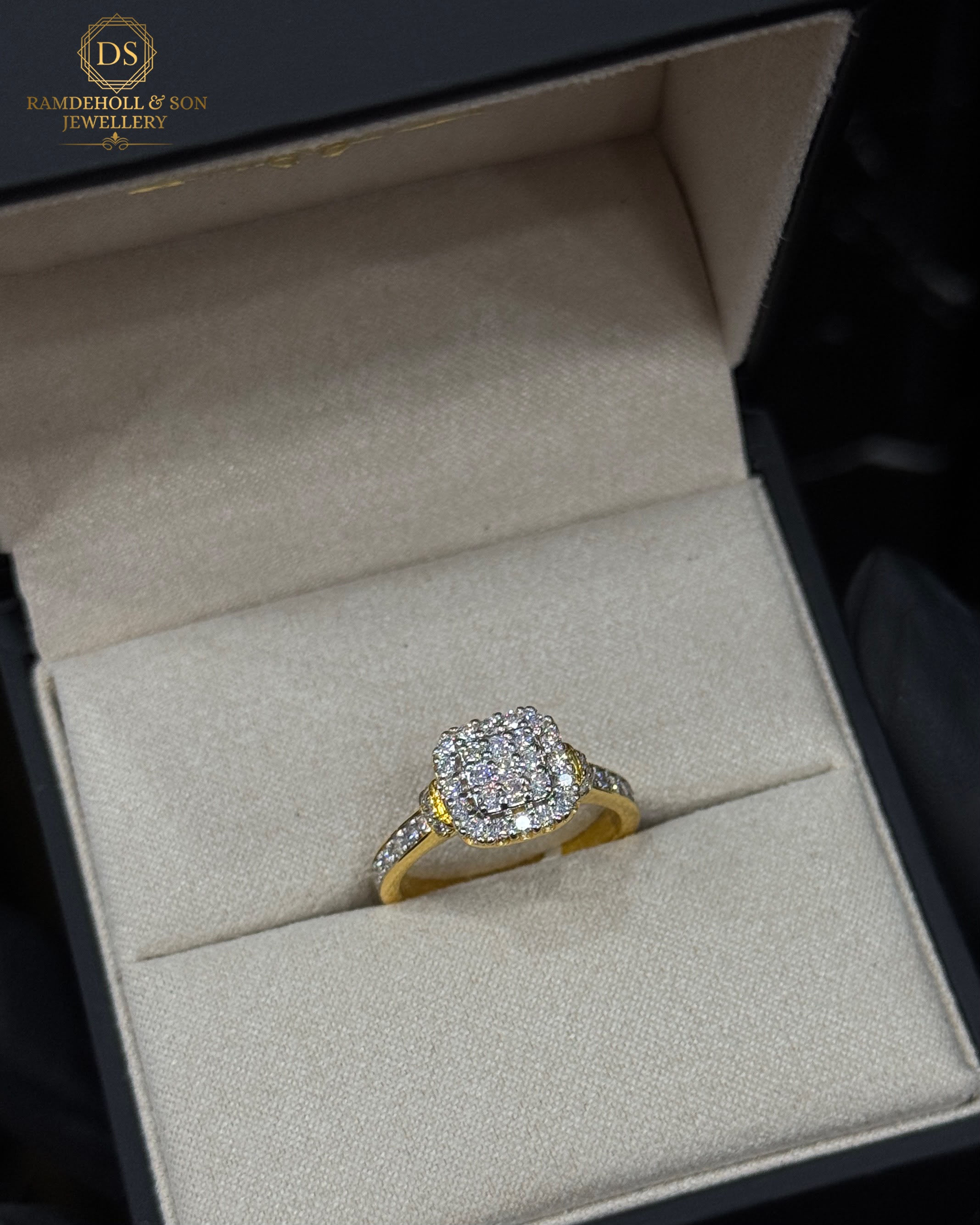 Cushion Pave Engagement Ring 0.82cttw VVS1/14KT
