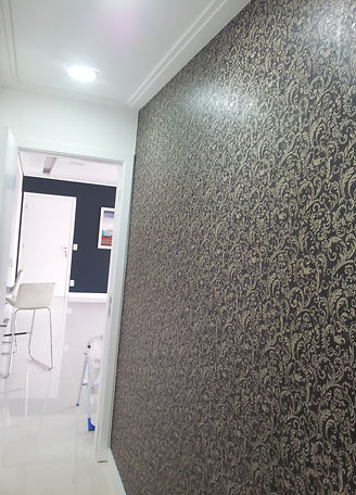 instalação de papel de parede