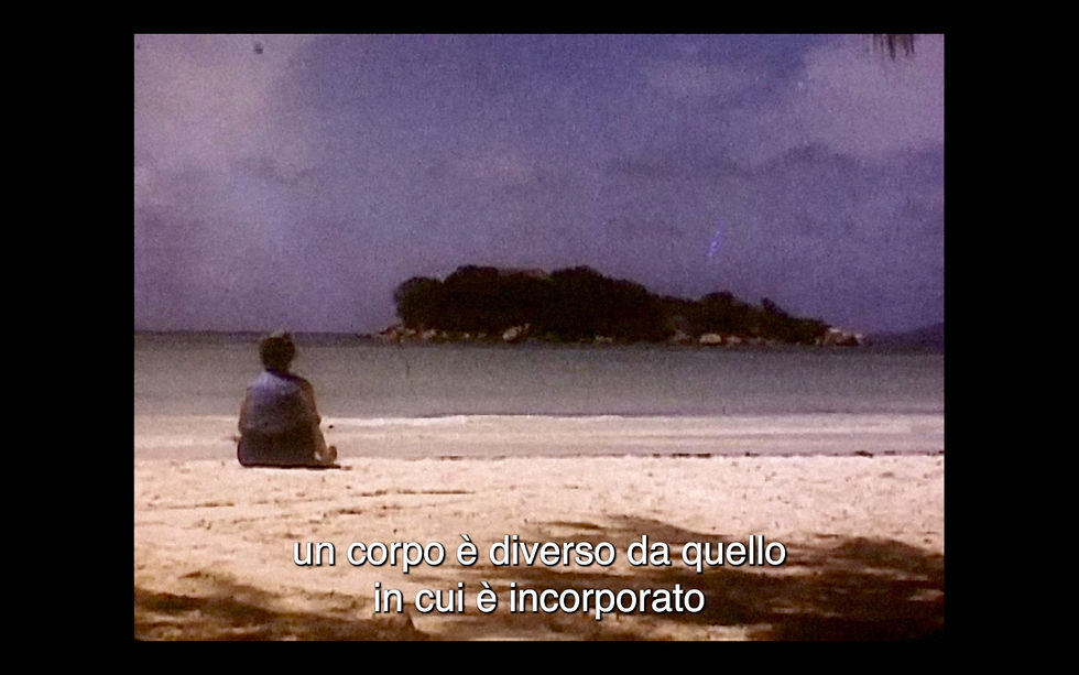 Abinadi Meza (États-Unis/Mexique) est une artiste latino-américaine autochtone qui a étudié l'écriture créative, l'art et l'architecture. Sa pratique inclut le cinéma expérimental, l'art sonore et l'installation. Ses films sont réalisés à partir d'images trouvées et originales, de pellicules peintes à la main et de bandes sonores originales.

Les films primés de Meza ont été présentés aux festivals suivants : Anthology Film Archives (New York) ; Antimatter (Victoria, Colombie-Britannique) ; Festival international du film et de la vidéo d'Athènes ; Aurora Picture Show (Houston) ; Blaffer Art Museum (Houston) ; Festival du film expérimental de Bogotá ; Festival de Cine Radical (La Paz) ; Cosmic Rays (Chapel Hill) ; Crossroads Festival (San Francisco) ; Festival ECRÃ (Rio de Janeiro) ; Esto Es Para Esto (Monterrey) ; Engauge Experimental Film Festival (Seattle) ; Filmmakers’ Cooperative (New York) ; Irish Museum of Modern Art (Dublin) ; Festival international du film expérimental d'Istanbul ; Kassel Dokfest (Allemagne) ; LTK4 (Cologne) ; Mientras Tanto Cine (Montevideo) ; Minneapolis Institute of Art ; Festival non-syntaxe, Taipei ; ULTRAcinema, Tepoztlán ; Musée d'art Weisman, Minneapolis ; et Centre Wexner pour les arts, Columbus, entre autres.