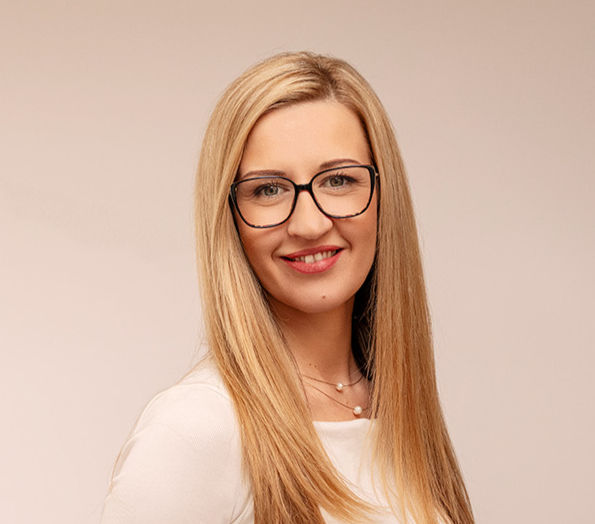 karolina_edited.jpg