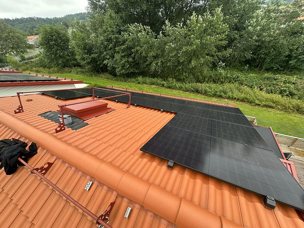 Installation av solceller i Kareby – bild 1 av 2