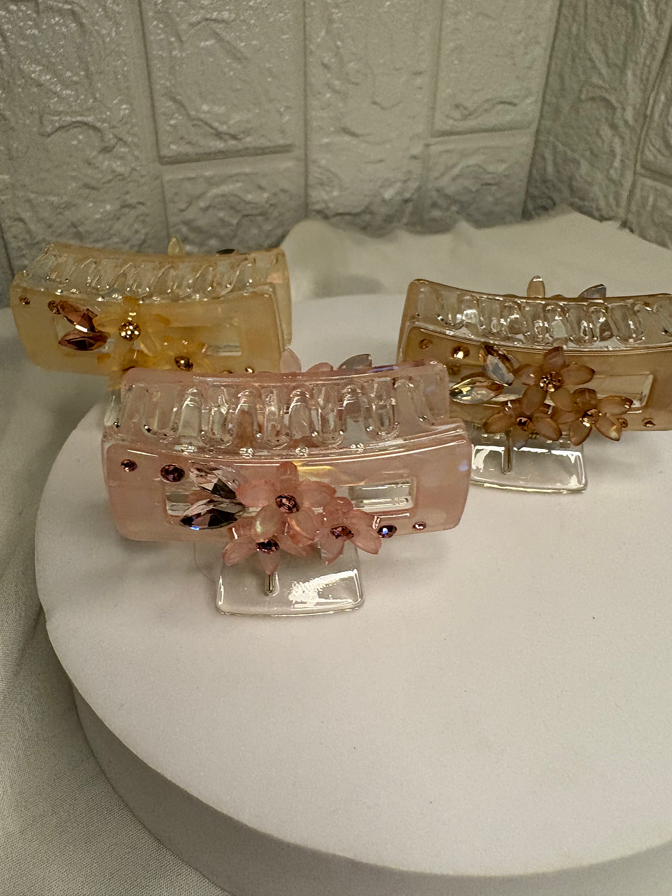 Thumbnail: Square claws