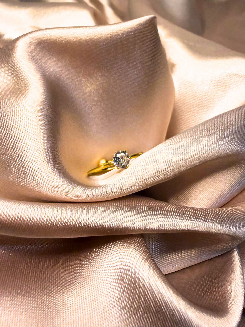 Thumbnail: Single stone ring 