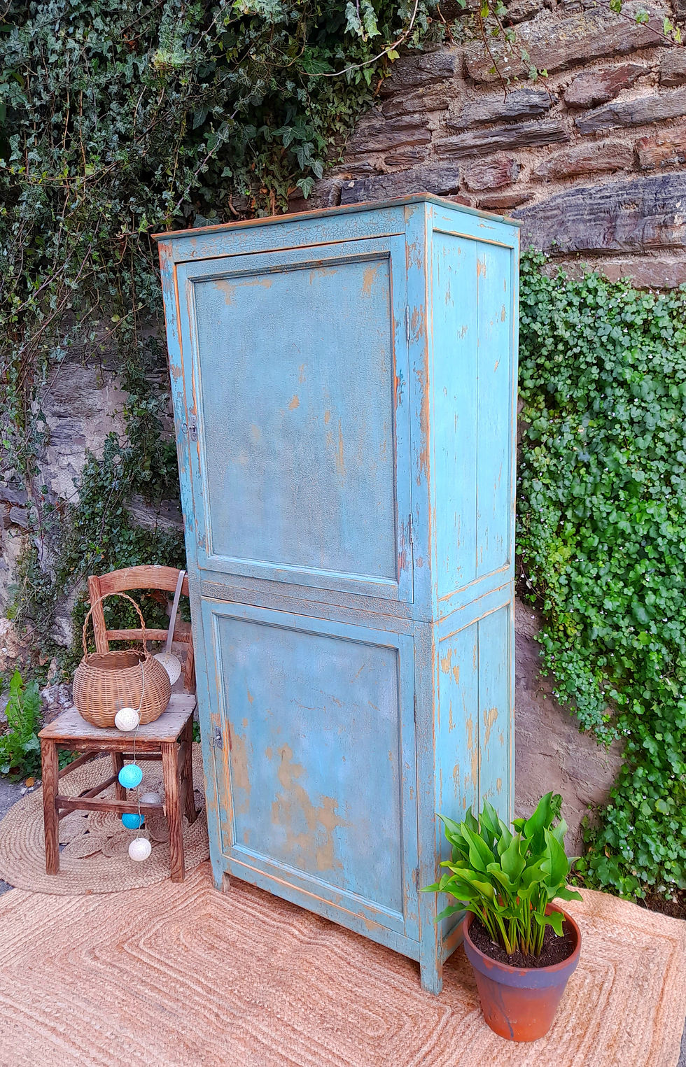 Miniature : Ancienne Petite  Amoire d'atelier