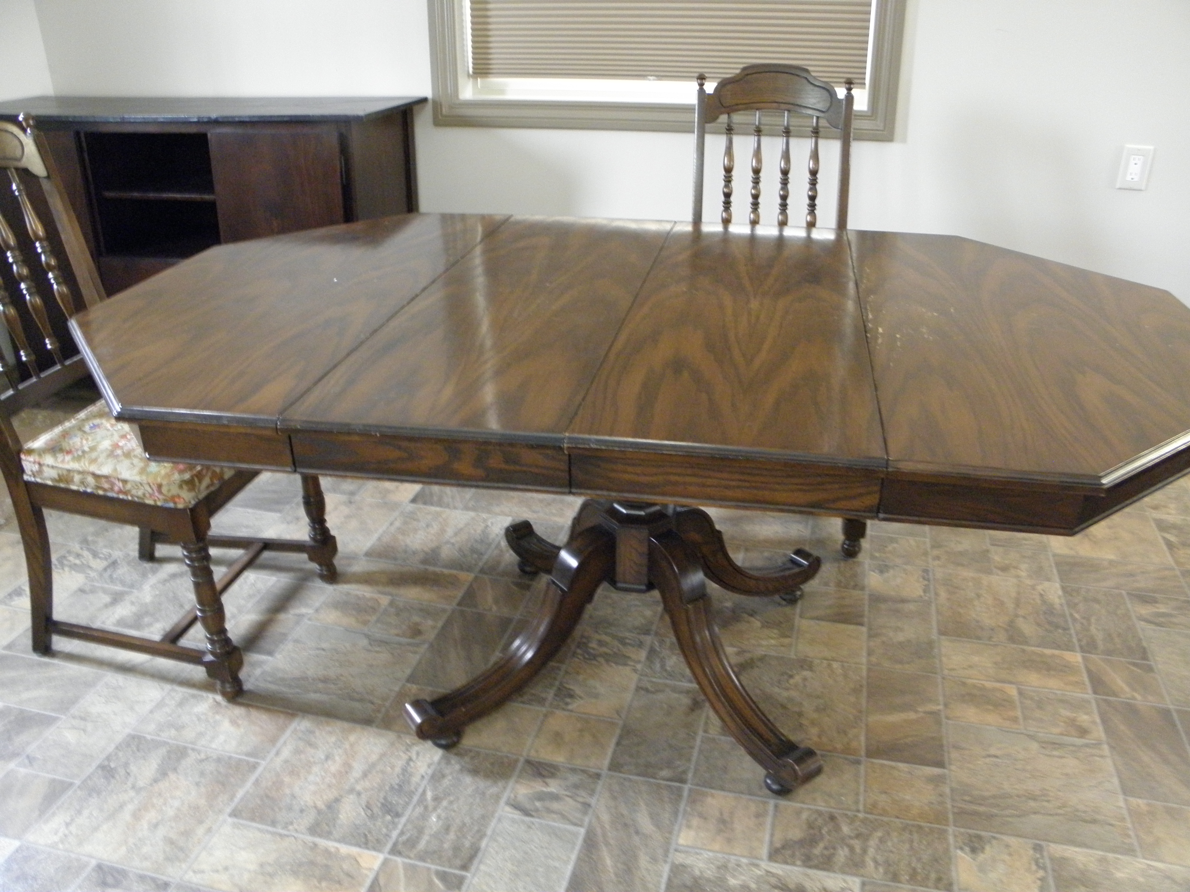 Oak Dining Table w/4 Chairs