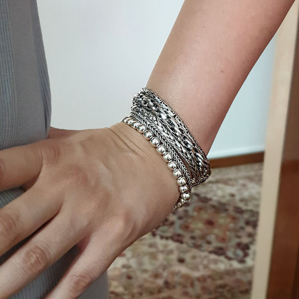 How to Build a Capsule Jewellery Collection