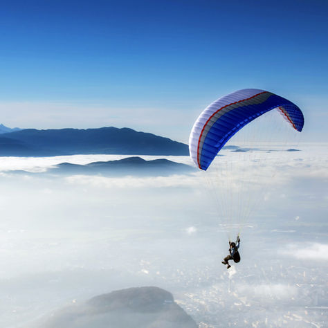 Primer descenso en paracaídas