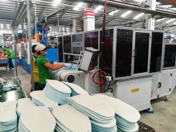 Thumbnail: Automatic Conveyor Beam Press For Shoes Making