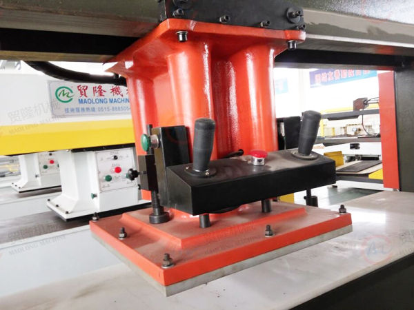 Thumbnail: Atom SP-588 Manual Traveling Head Beam Press