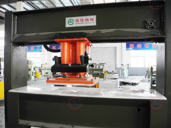 Thumbnail: Atom SP-588 Manual Traveling Head Beam Press