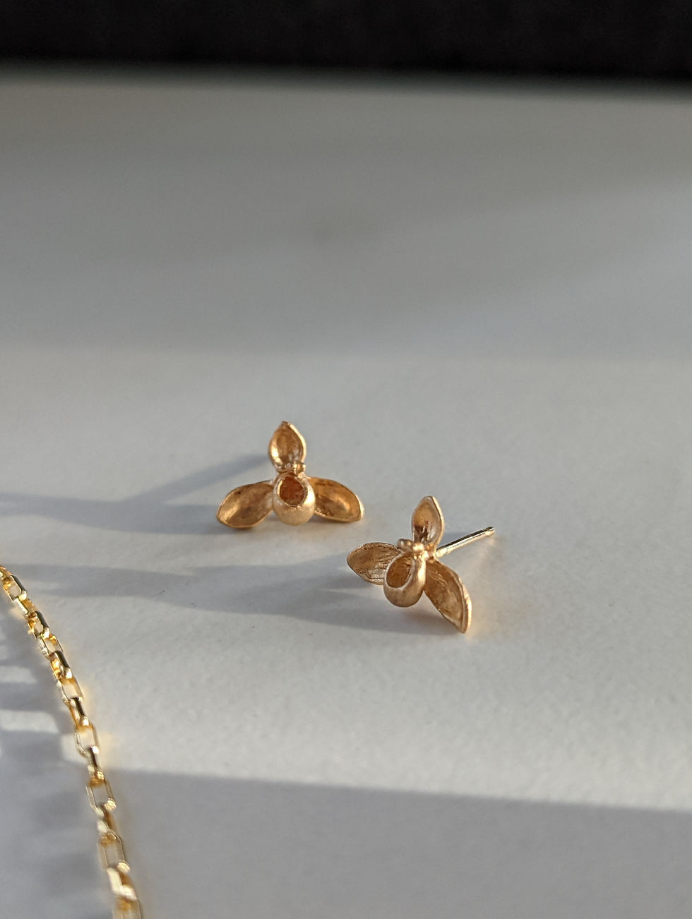 Thumbnail: Ladyslipper Orchid Stud (Pair)