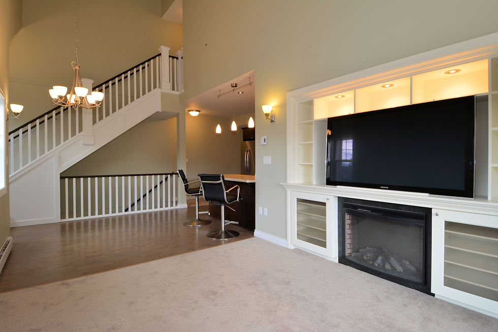 Living Room: 10'6 x 11'6