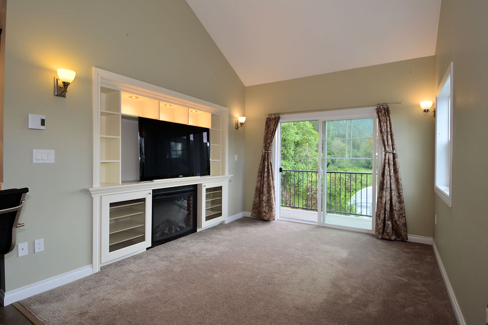 Living Room: 10'6 x 11'6