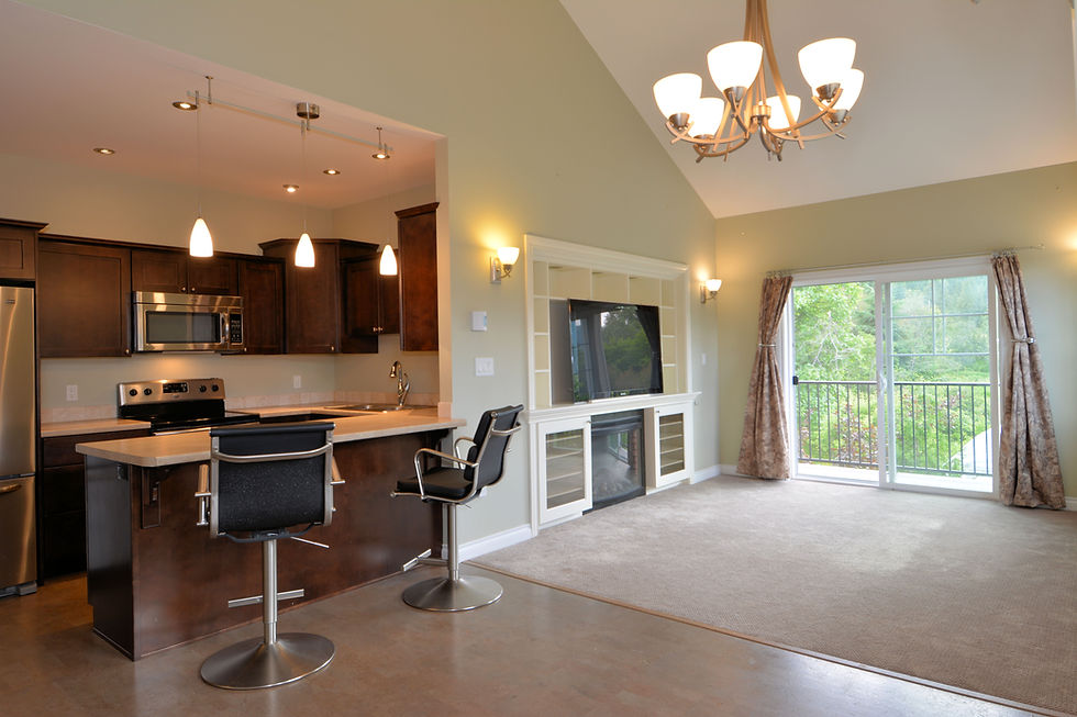 Kitchen: 16' x 10'